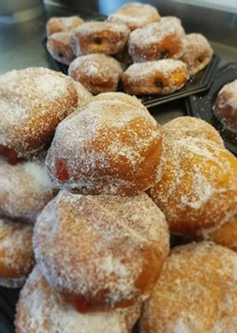Apple with Cinnamon Sugar Doughnuts (6 Pack)