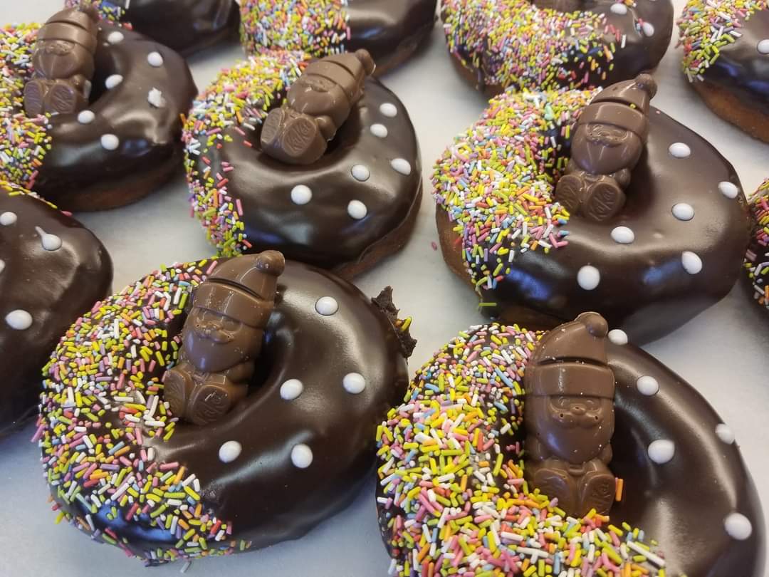 KitKat Santa Doughnuts (6 Pack)